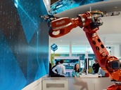 MABI Robotic MAX100 Siemens Stand Hannover Messe 2018 Vorführung Fräsoptionen